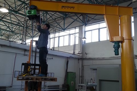 柱式旋臂起重機(jī)