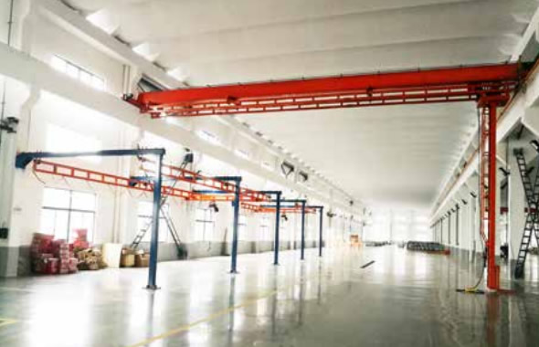 半門架自立起重機